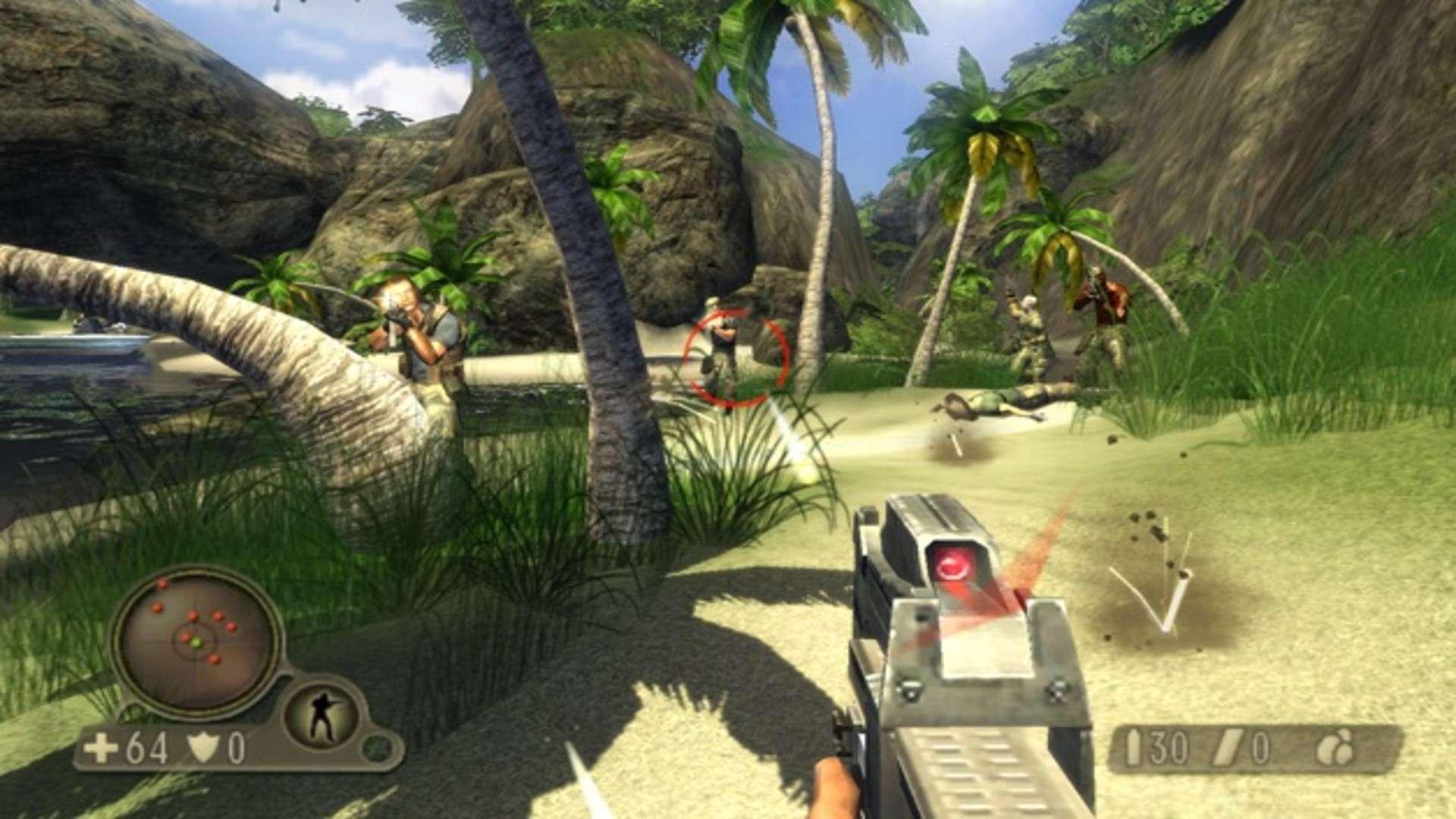 بهترین بازی های فارکرای - اسکرین شات Far Cry Instincts که دید اول شخص شخصیت بازیکن را نشان می دهد که با تفنگ در حال هدف گیری سربازان دشمن در یک ساحل شنی است.