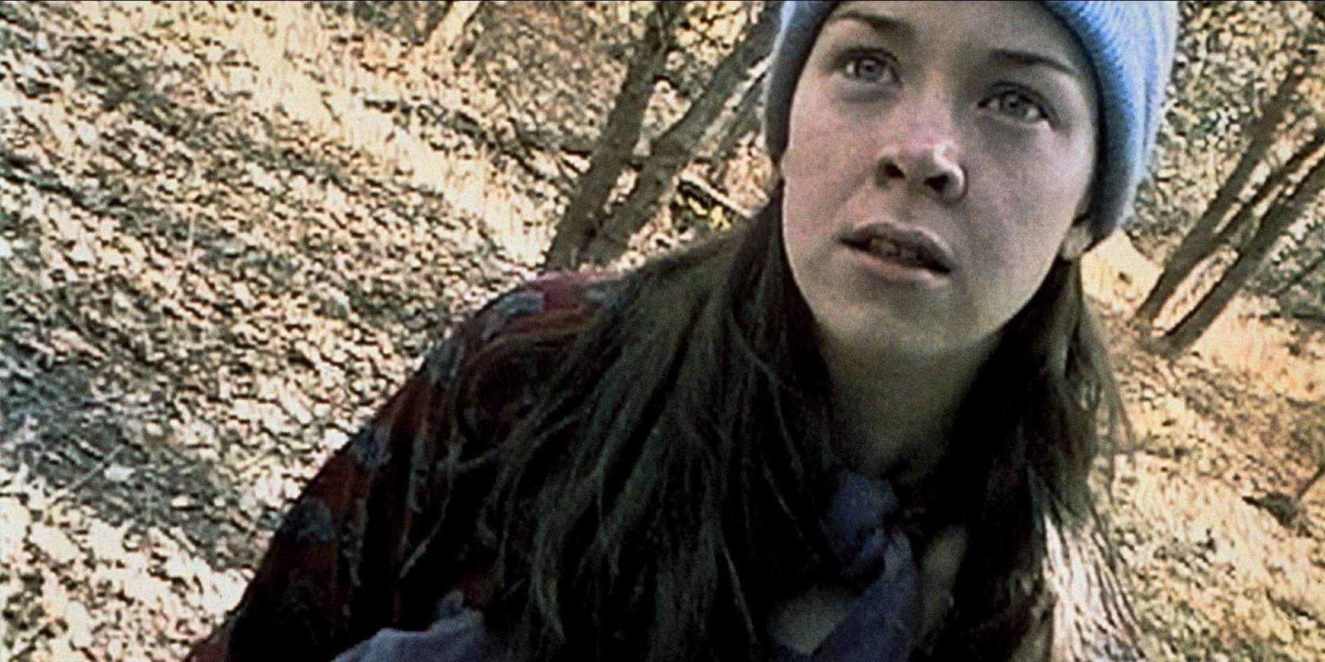 بهترین فیلم های ترسناک دهه 90: Heather در جنگل با حالتی عصبی در The Blair Witch Project