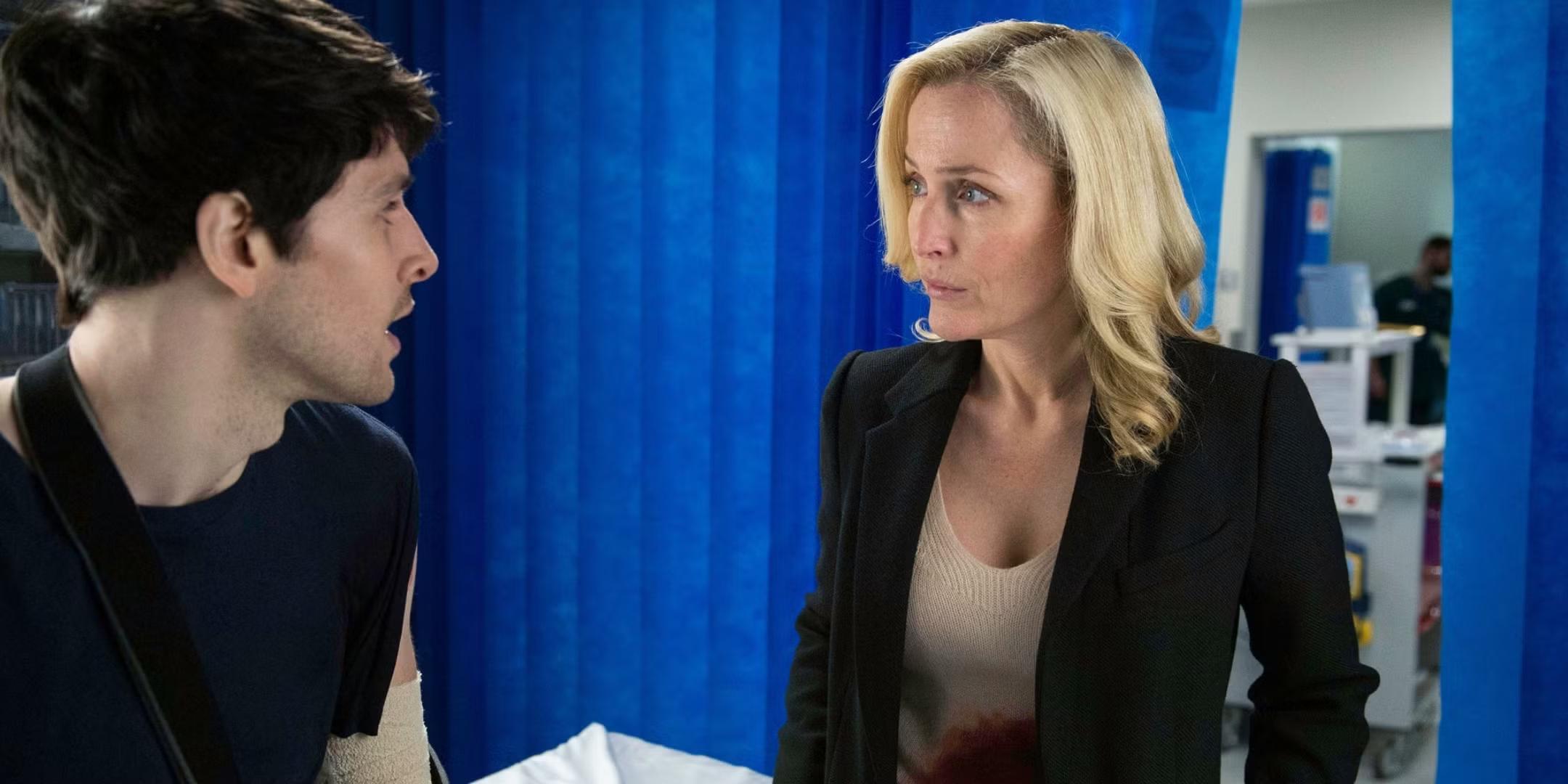 Colin Morgan and Gillian Anderson in The Fall - بهترین سریال هیجان انگیز پایان یافته
