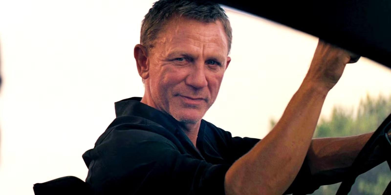 دانیل کریگ در نقش James Bond چهره جدید لبخند می زند در فیلم No Time to Die