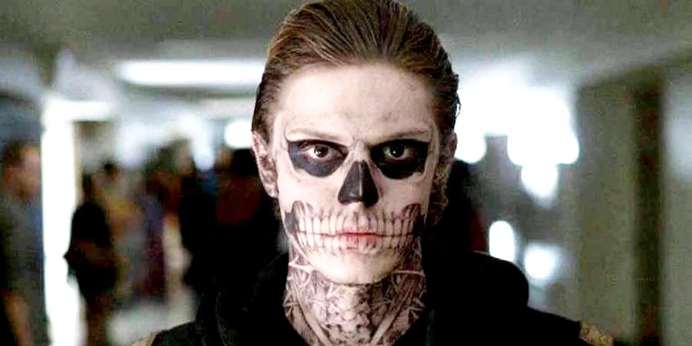ایوان پیترز در American Horror Story: Murder House. American Horror Story فصل 13 تاخیر.