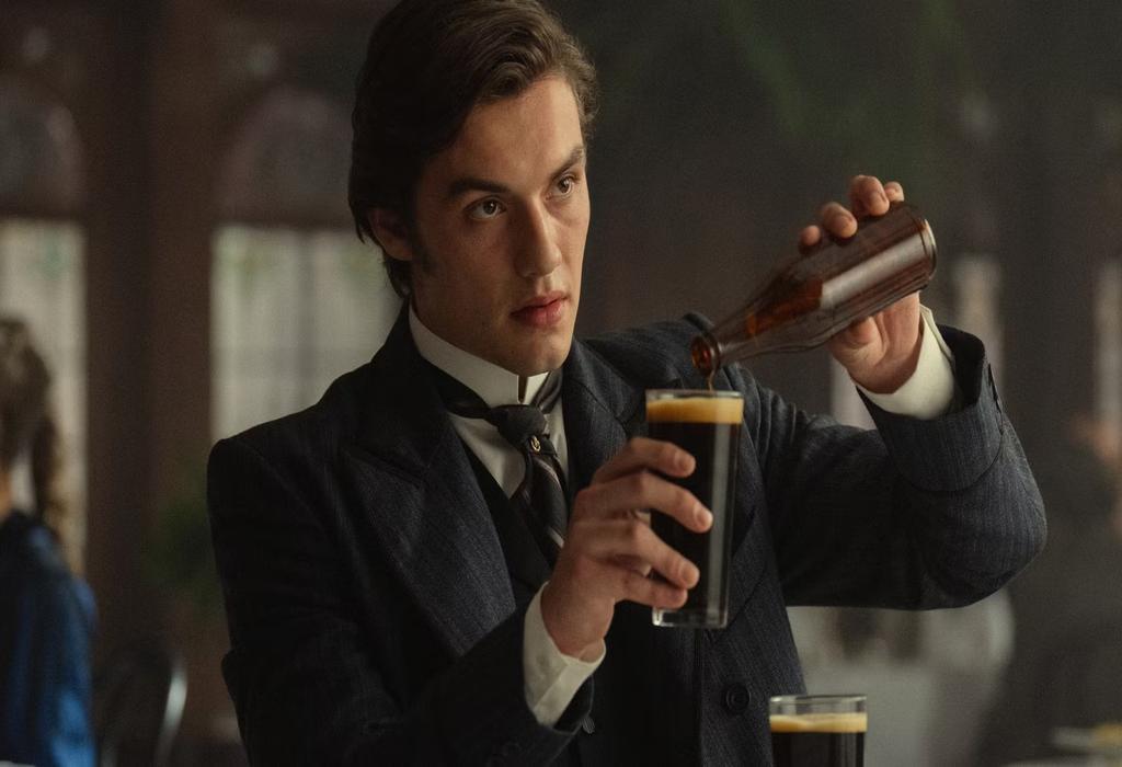 Louis Partridge و نقش متفاوتش در Pride and Prejudice از نتفلیکس پس از House of Guinness