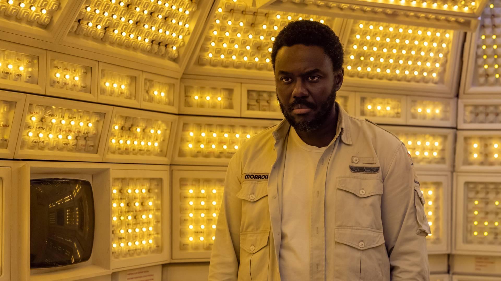 Babou Ceesay as Morrow aboard the USCSS Maginot in Alien: Earth، بهترین سریال های Hulu