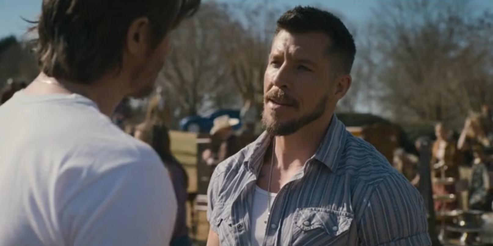 راز شخصیت Cole در Tulsa King - Cole Dunmire (Beau Knapp) speaking to Mitch in Tulsa King season 3, episode 1