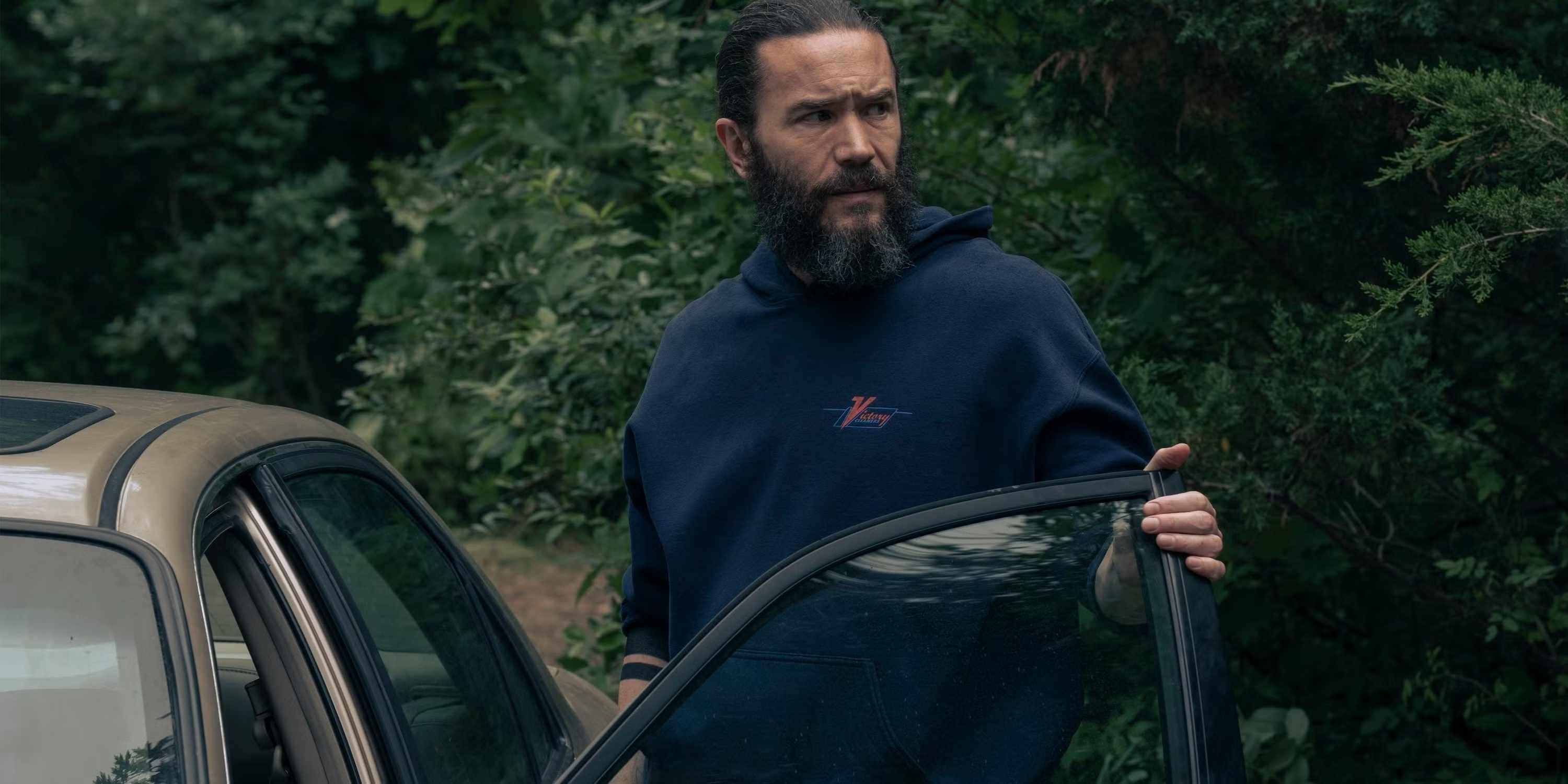 مقایسه Task با Mare of Easttown: رابی (Robbie) با بازی تام پلفری (Tom Pelphrey) در Task