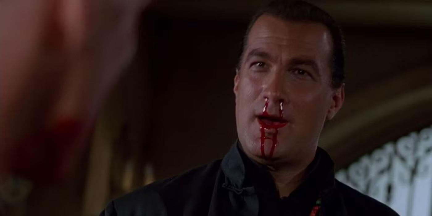 Steven Seagal در نقش جک در The Glimmer Man در حال خونریزی از بینی، یکی از Steven Seagal خشن ترین صحنه ها.