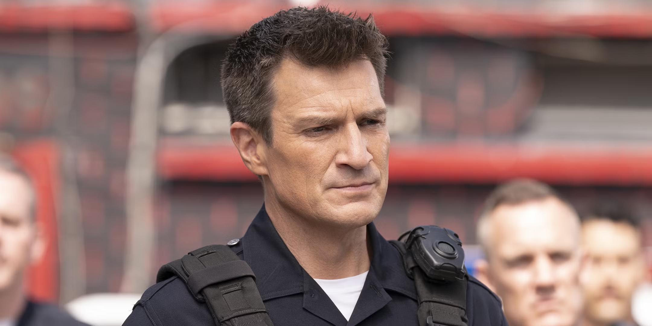 ناتان فیلیون در نقش جان نولان در قسمتی از The Rookie، بحث کاهش قسمت های سریال