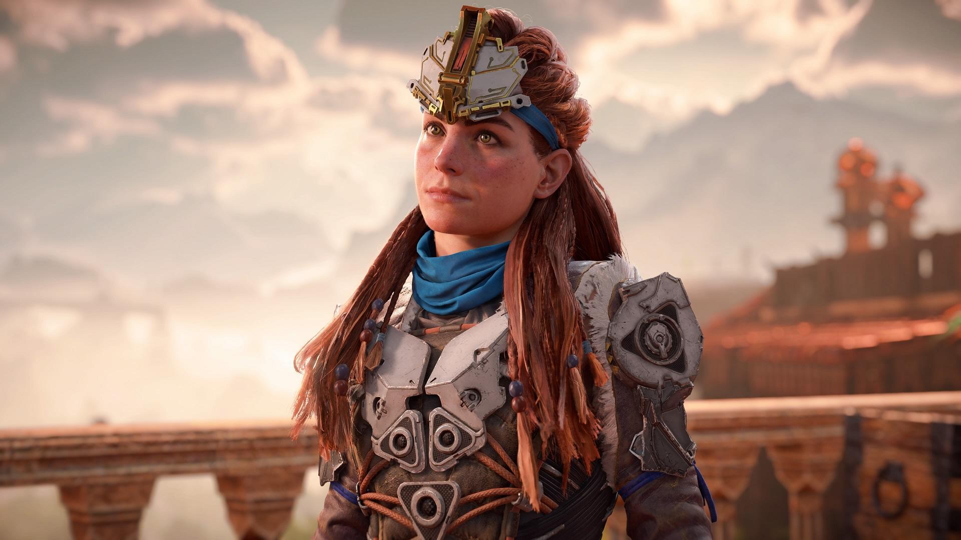 Aloy smiling in Horizon Forbidden West, یکی از بهترین بازی های RPG.