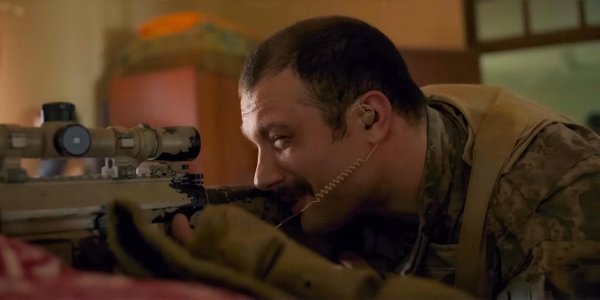 کاسمو جرویس در حال نشانه گرفتن اسلحه خود در Warfare پربیننده در استریم