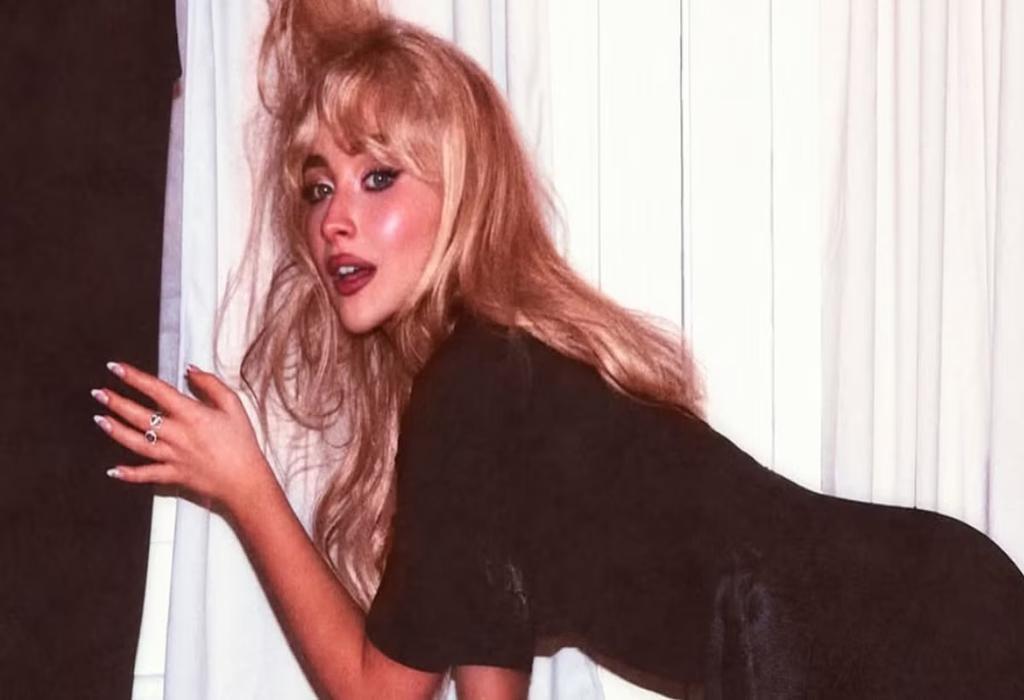 Sabrina Carpenter در SNL حقیقت کاور آلبوم خود را فاش کرد