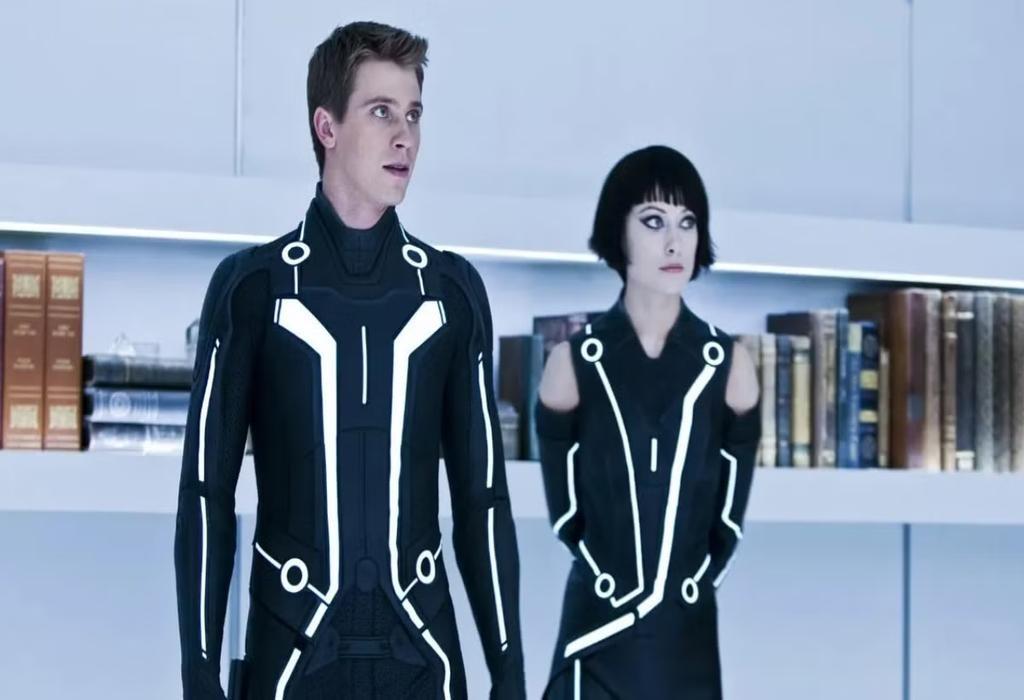 TRON: Legacy فیلمی دست کم گرفته شده؛ چرا این شاهکار علمی-تخیلی همچنان نادیده گرفته می شود؟