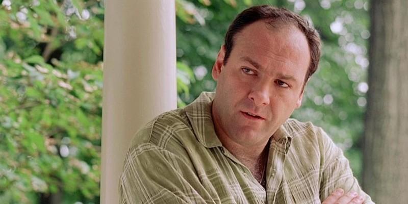 تونی سوپرانو (جیمز گاندولفینی) در The Sopranos، یک سریال با شروع و پایان عالی و بحث برانگیز