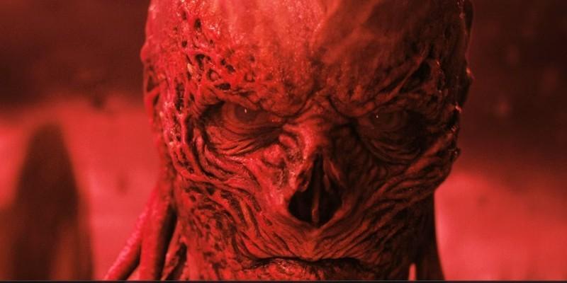 A close-up of Vecna's face in Stranger Things season 5, زمان قسمت های Stranger Things season 5