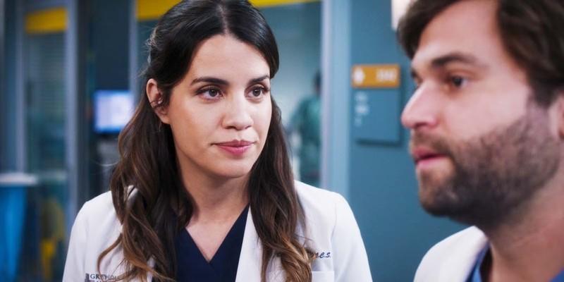 Natalie Morales as Monica Beltran and Jake Borelli as Levi Schmitt in Grey's Anatomy season 21, episode 5-1، از شخصیت های کشته شده Grey's Anatomy فصل 22