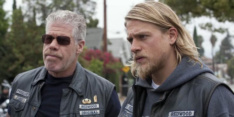 کلی و جکس در Sons of Anarchy، از جمله سریال هایی بهتر از The Sopranos.