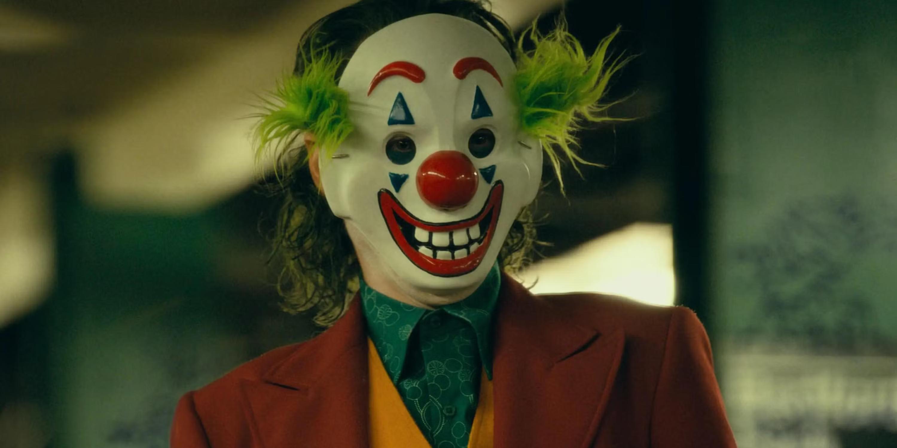 نمایش طراحی جدید Joker لایو اکشن با ماسک دلقک در فیلم Joker سال 2019