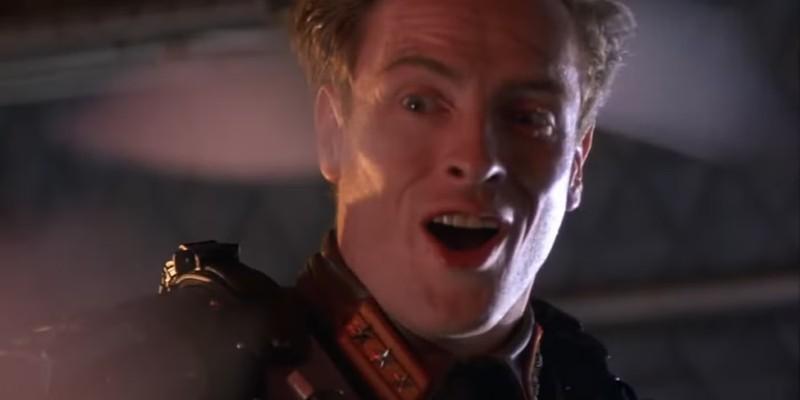رتبه بندی شرورهای James Bond: گوستاو گریوز در هواپیما در Die Another Day