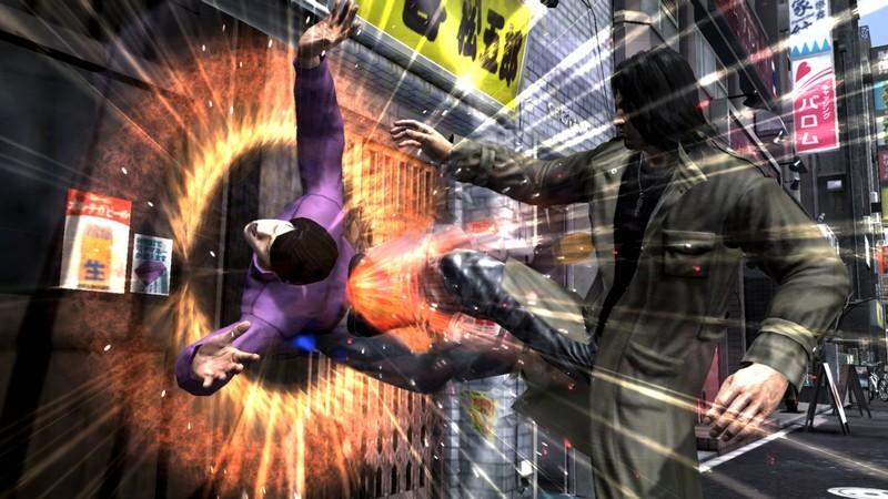 Taiga Saejima uses a heat action to plaster an enemy onto a wall with a flashing impact effect in Yakuza 4, یکی از بهترین بازی های Yakuza