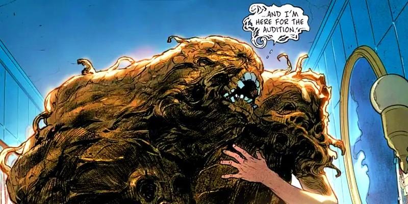 کلی فِیس در آینه ای در کمیک های دی سی به خودش نگاه می کند - دنباله Batman Tim Burton