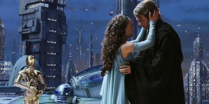 Anakin Skywalker holding Padme, a key moment before the راز سقوط Anakin Skywalker