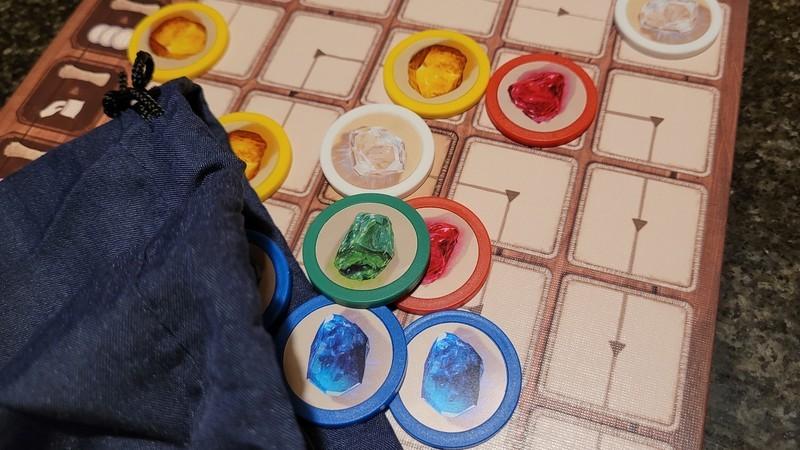 کیف و توکن های Splendor Duel بازی دو نفره روی تخته بازی