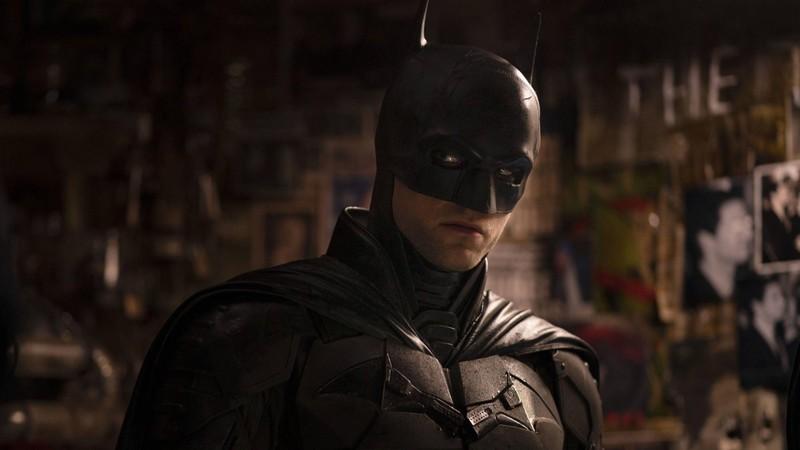 رابرت پتینسون در نقش بروس وین در فیلم The Batman، مرتبط با فیلم و سریال های جدید DC