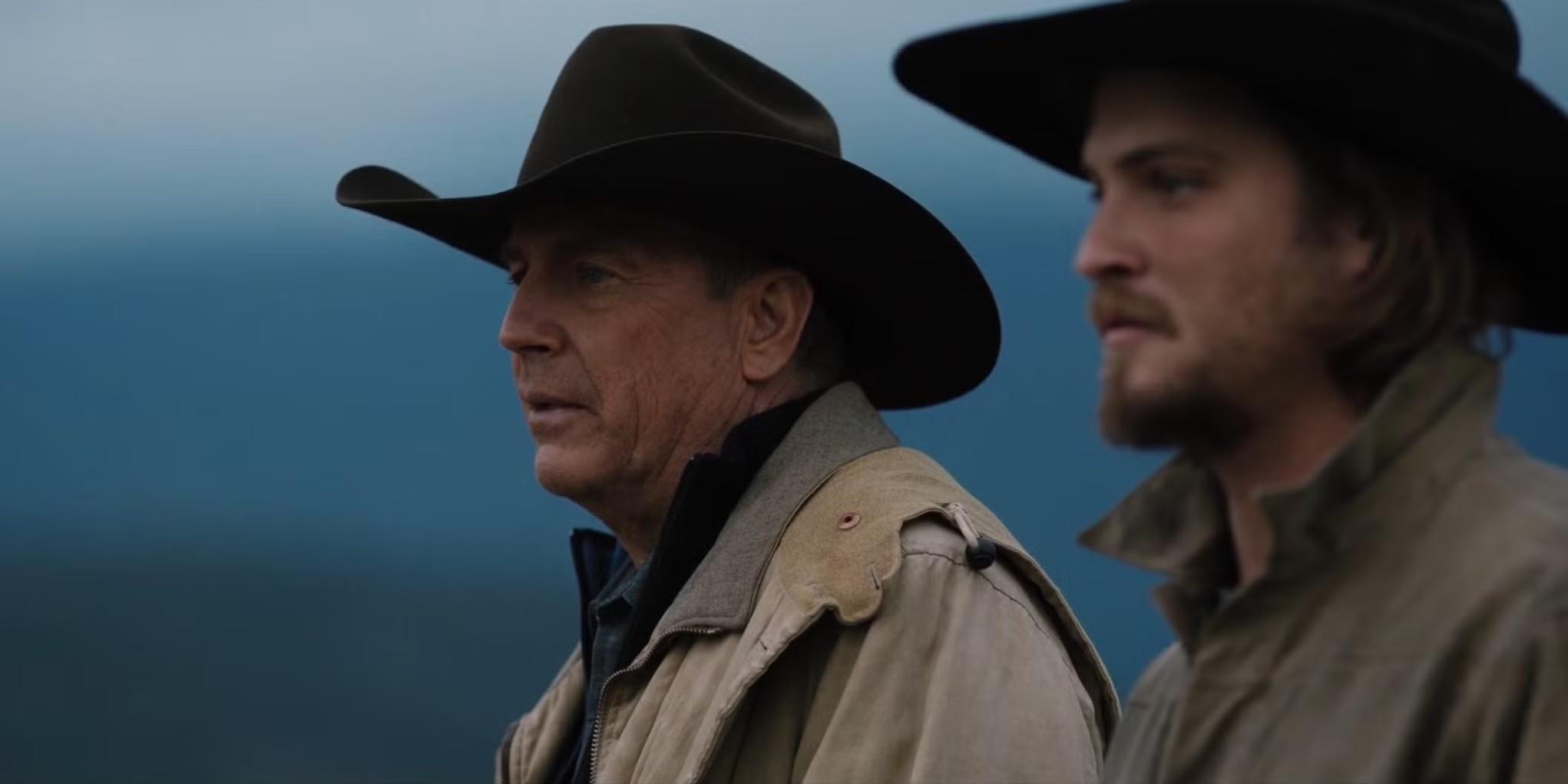 کوین کاستنر در نقش جان داتون و لوک گرایمز در نقش کیسی داتون در Yellowstone و سریال جدید Kevin Costner The Gray House