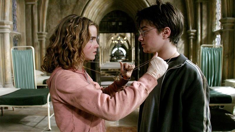 دنیل ردکلیف و اما واتسون در Harry Potter and the Prisoner of Azkaban، یکی از بهترین فیلم های Harry Potter.