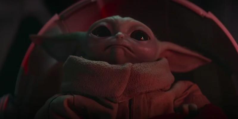 چرا Grogu حرف نمی زند؟ گروگو در حین Order 66 در The Mandalorian season 3, episode 4 به بالا نگاه می کند.