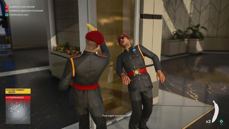 آجنت 47 در Hitman 3 با یک موز به سر یک نگهبان می زند. تخصص Hitman World of Assassination طراحی مراحل