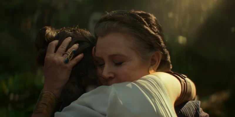 لیا ری را در The Rise of Skywalker در آغوش می گیرد - ناگفته های Jedi Star Wars