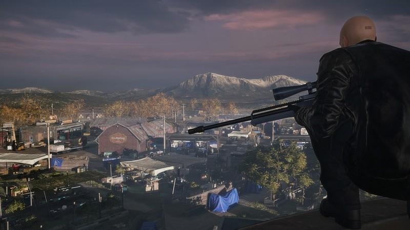 آجنت 47 در Hitman 2016 آماده ی تک تیراندازی می شود. نمونه ای از Hitman World of Assassination طراحی مراحل