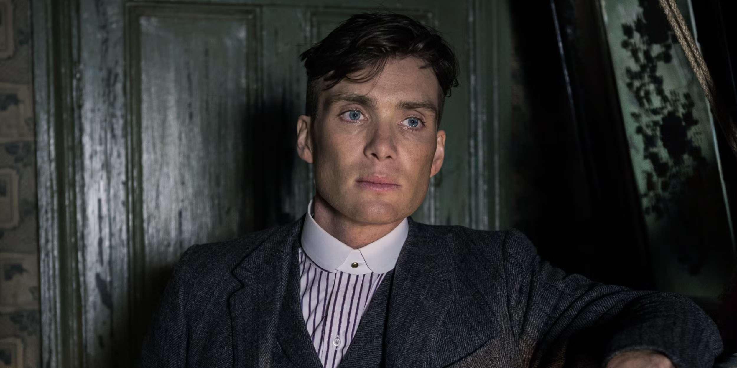 کیلین مورفی در نقش تامی شلبی با چهره ای آرام در Peaky Blinders، بخشی از انتخاب های Cillian Murphy بعد از اسکار