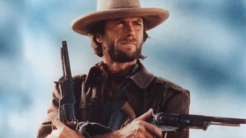 کلینت ایستوود در The Outlaw Josey Wales، از بهترین وسترن های نوین با محوریت قانون شکنان