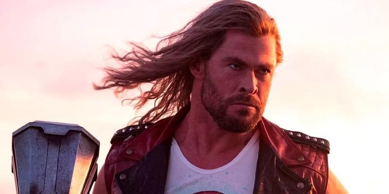 خدای رعد با بازی کریس همسورث (Chris Hemsworth) Stormbreaker را در Thor Love and Thunder به دست گرفته است، Avengers: Doomsday چه کسی می میرد