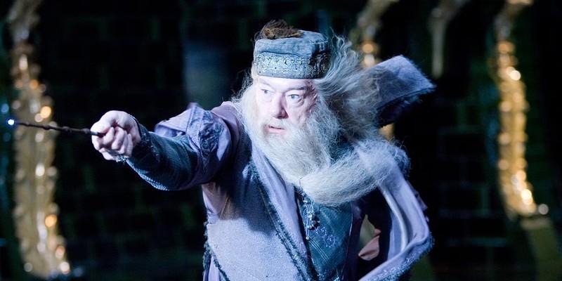 دامبلدور در حال مبارزه در وزارت سحر و جادو و Harry Potter تغییرات Dumbledore