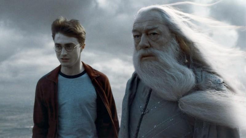 دنیل ردکلیف و مایکل گمبون در Harry Potter and the Half Blood Prince، یکی از بهترین فیلم های Harry Potter.