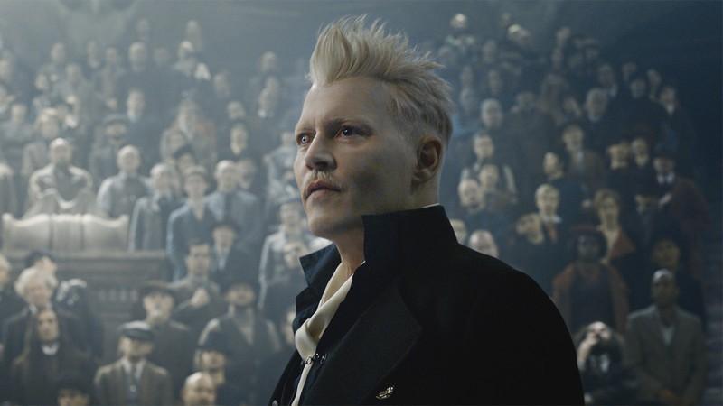 جانی دپ در نقش گلرت گریندلوالد در یکی از بهترین فیلم های Harry Potter: Fantastic Beasts: The Crimes of Grindelwald.