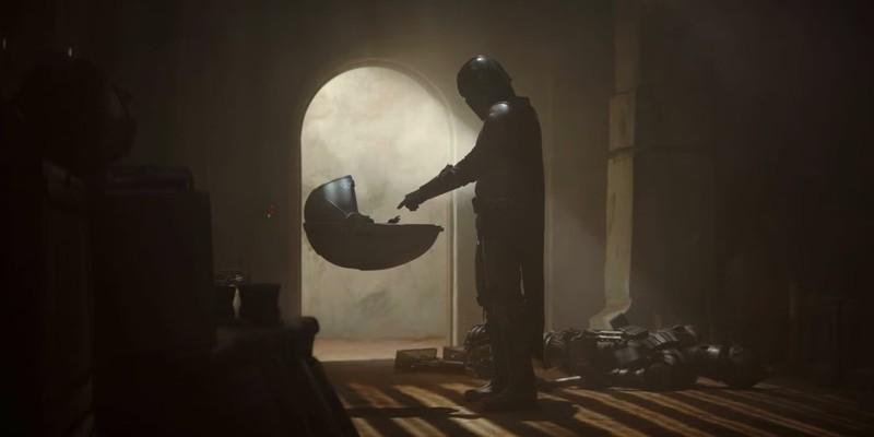 دین جارین در قسمت 1 از فصل 1 The Mandalorian انگشت خود را به سمت گروگو دراز می کند. سوال این است The Mandalorian چرا تغییر کرد؟