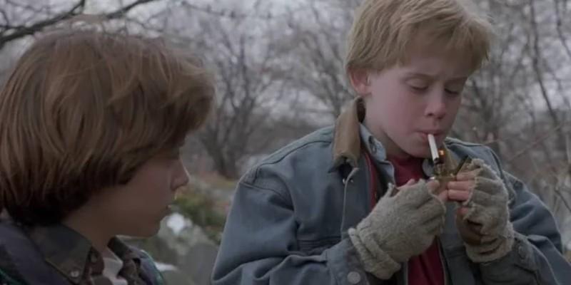 الایجا وود و مکالی کالکین در The Good Son سیگار می کشند | فیلم های شبیه The Hand That Rocks The Cradle