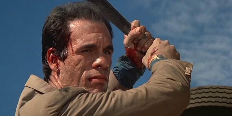 رتبه بندی شرورهای James Bond: فرانتس سانچز با قمه در Licence to Kill