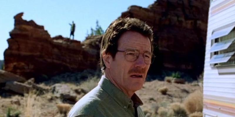 والتر وایت (برایان کرانستون) در Breaking Bad، نمونه بارز یک سریال با شروع و پایان عالی