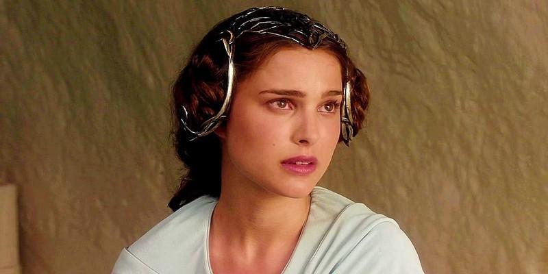پادمه آمیدالا در Attack of the Clones به بالا نگاه می کند، نمادی که تعصب جنسیتی Star Wars را رد می کند