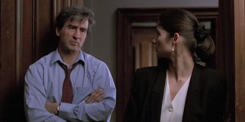 کلر کین کید که از روی شانه خود به جک مک کوی در Law & Order نگاه می کند - بهترین سریال های NBC