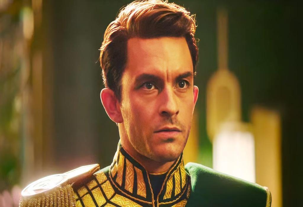 واکنش جف گلدبلوم به Sexiest Man Alive: شوخی های جالب با جاناتان بیلی در Wicked