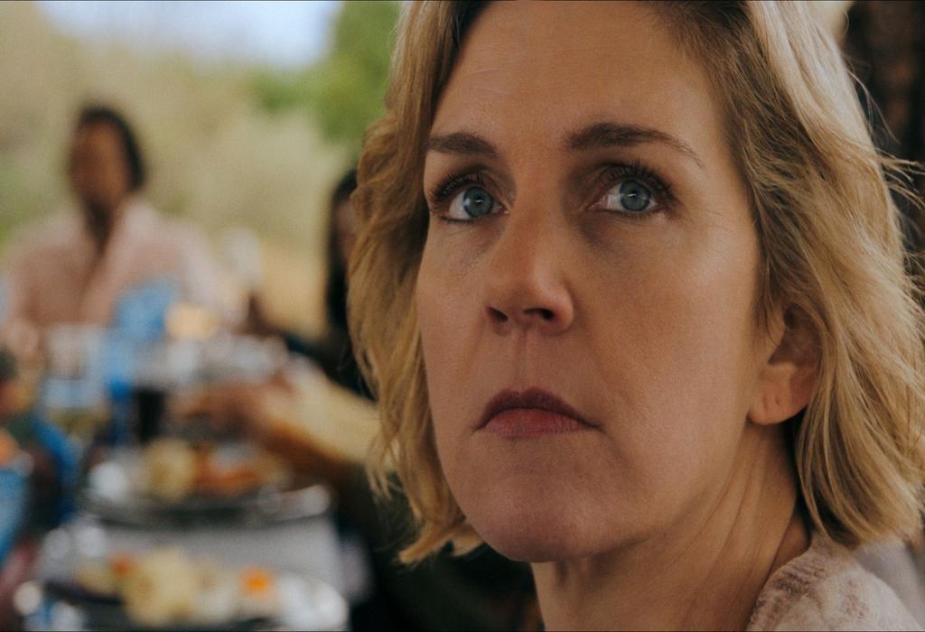 ارتباط Pluribus با Better Call Saul: اشاره ای به تاریک ترین لحظه و ایستر اگ های پنهان