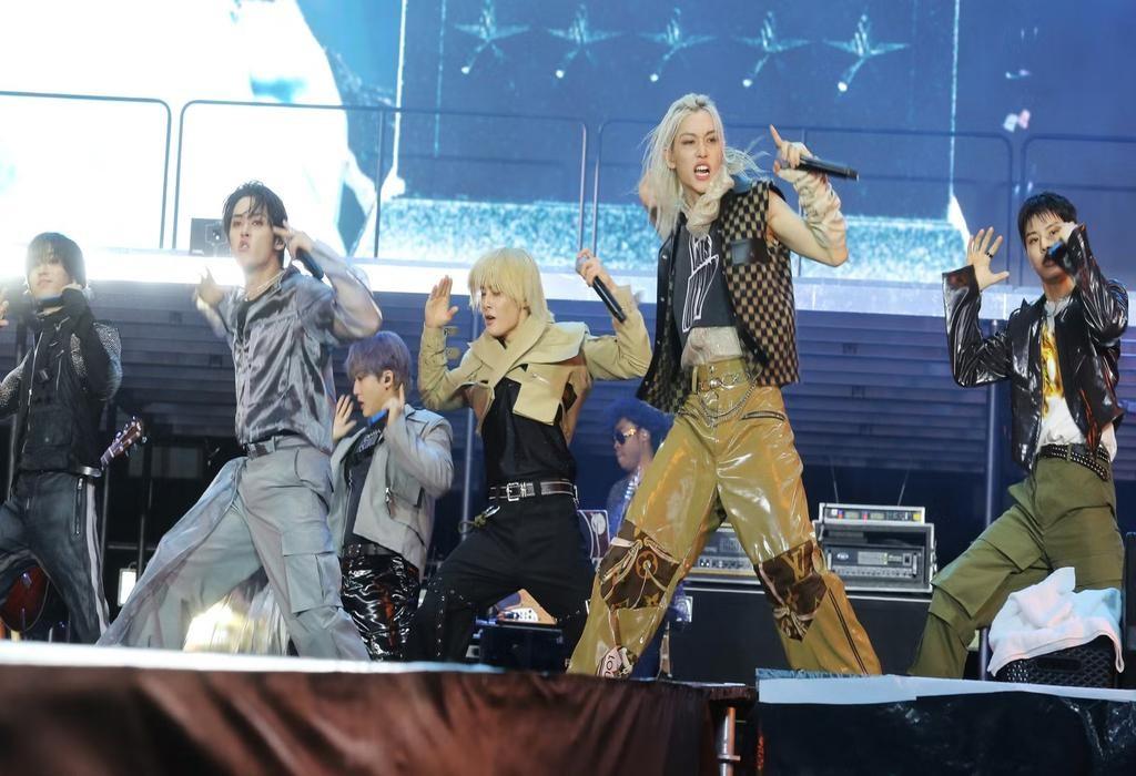 کنسرت جزیره JYP: رویکردی تازه در کی پاپ با حضور سانمی