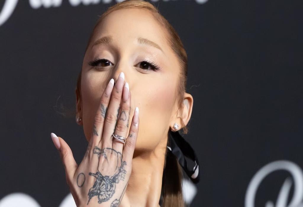 «Eternal Sunshine» آریانا گرانده: آیا آینده تورهای پاپ در حال تغییر است؟