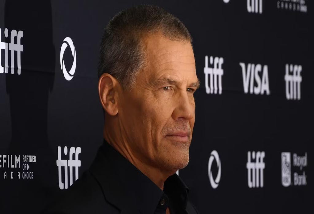 جاش برولین، بازیگر Knives Out 3، از دوستی با ترامپ و «نبوغ بی بدیل» او می گوید