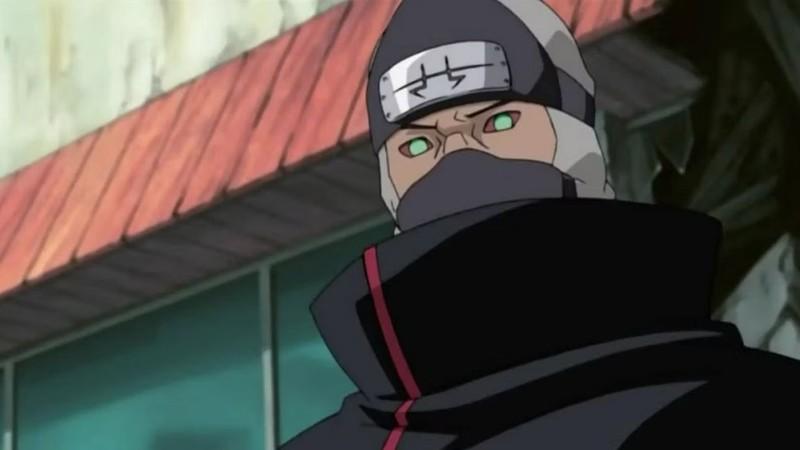 کاکوزو، یکی از Naruto قویترین اعضای Akatsuki، با خشم نگاه می کند